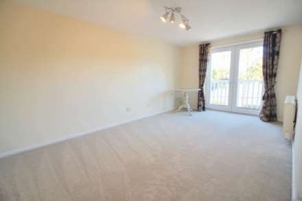 Guillemot Way, Aylesbury, Image 2