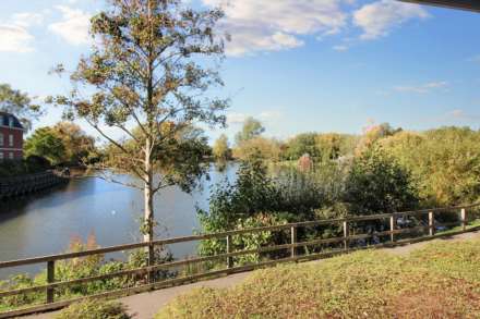 Guillemot Way, Aylesbury, Image 4