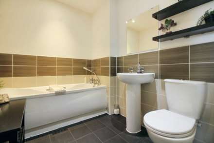 Purnell Walk, Aylesbury, Image 6