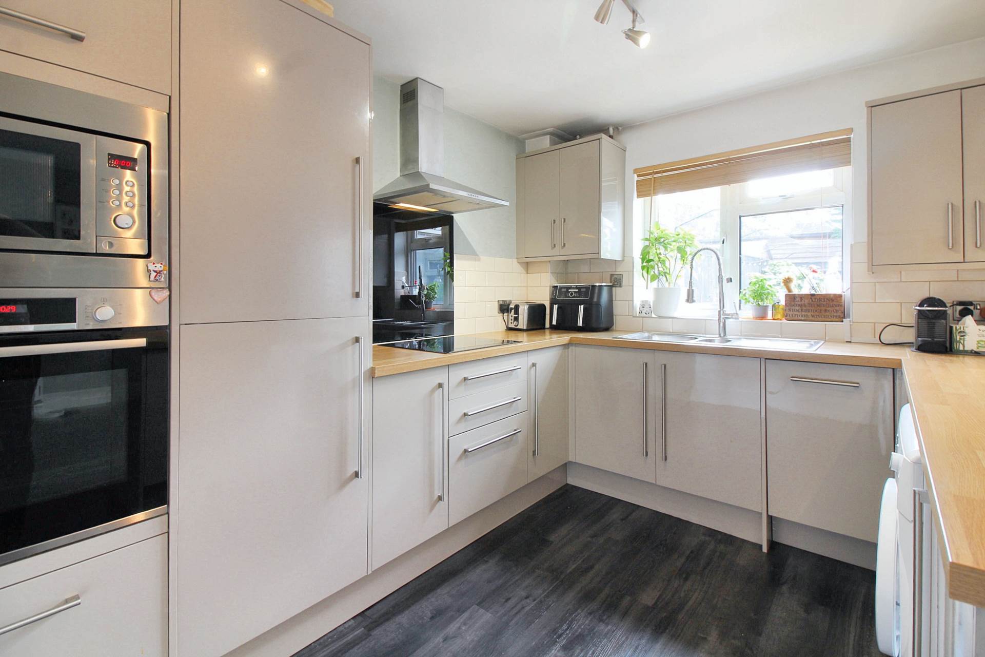 Chaucer Drive, Aylesbury, Image 3