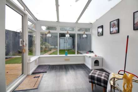 Chaucer Drive, Aylesbury, Image 10