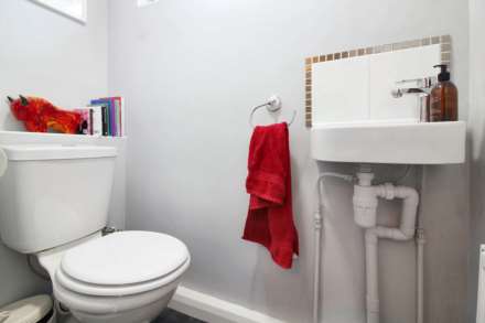 Chaucer Drive, Aylesbury, Image 12