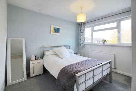 Chaucer Drive, Aylesbury, Image 13