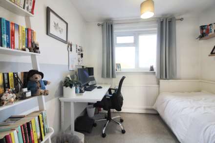 Chaucer Drive, Aylesbury, Image 14