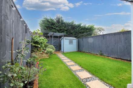 Chaucer Drive, Aylesbury, Image 4