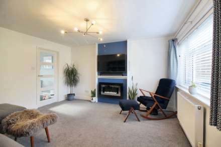Chaucer Drive, Aylesbury, Image 9
