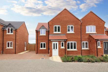 Station Road, Quainton