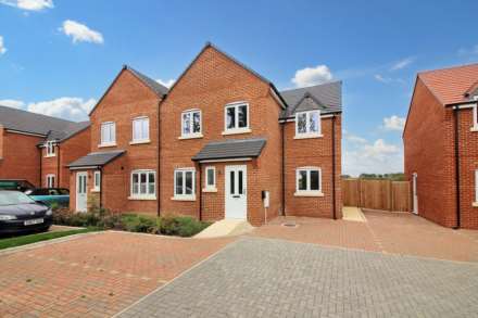 Station Road, Quainton
