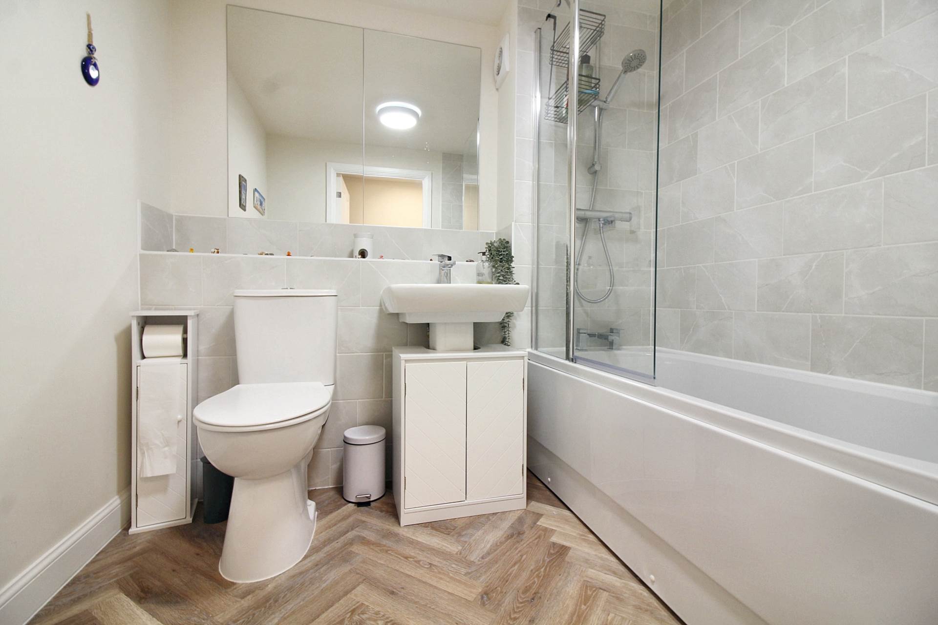 Kingsbrook Basin, Aylesbury, Image 6