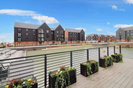 Kingsbrook Basin, Aylesbury, Image 10