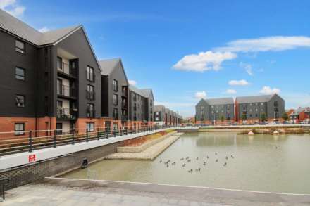 Kingsbrook Basin, Aylesbury, Image 11