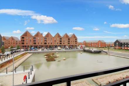 Kingsbrook Basin, Aylesbury, Image 4