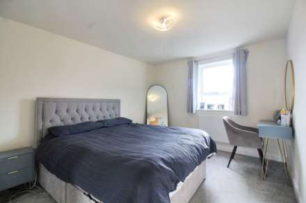 Kingsbrook Basin, Aylesbury, Image 7