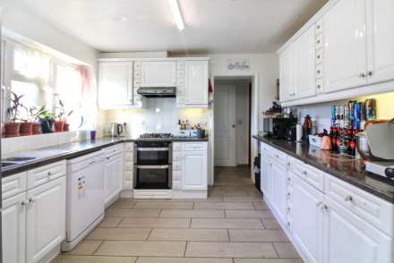 Orwell Drive, Aylesbury, Image 4