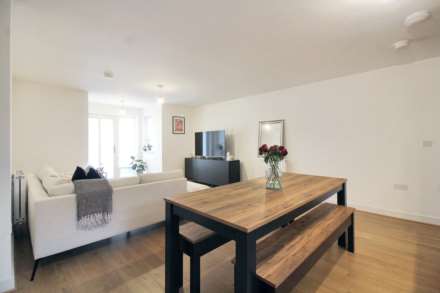 Purssell Road, Weston Turville, Image 8