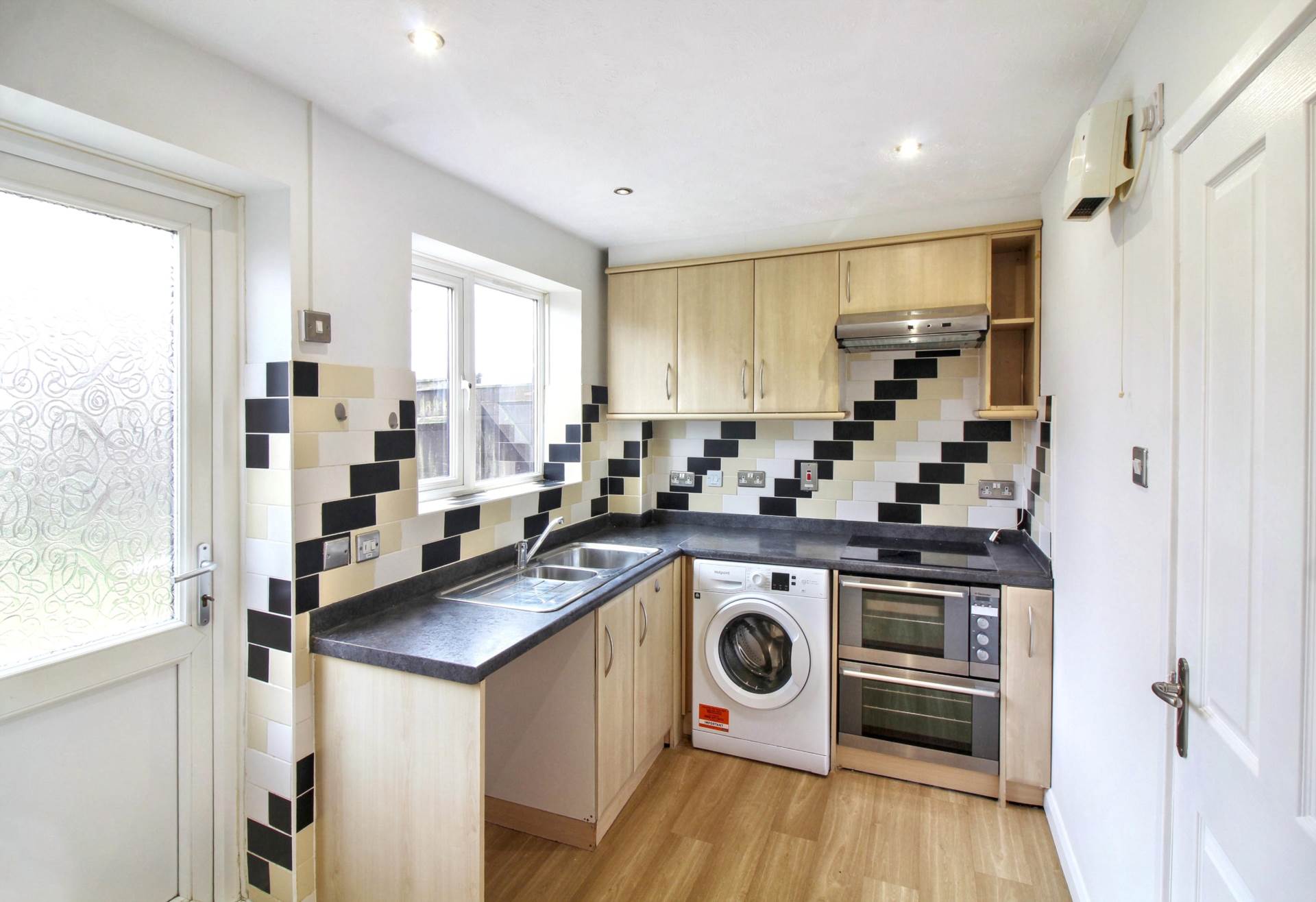 Magpie Way, Winslow, Image 2