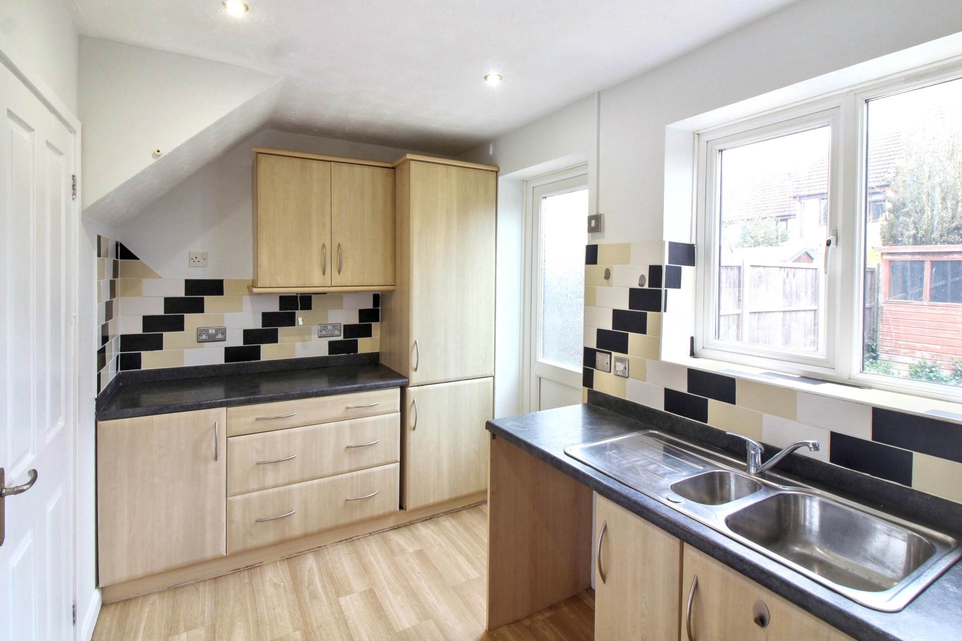 Magpie Way, Winslow, Image 5