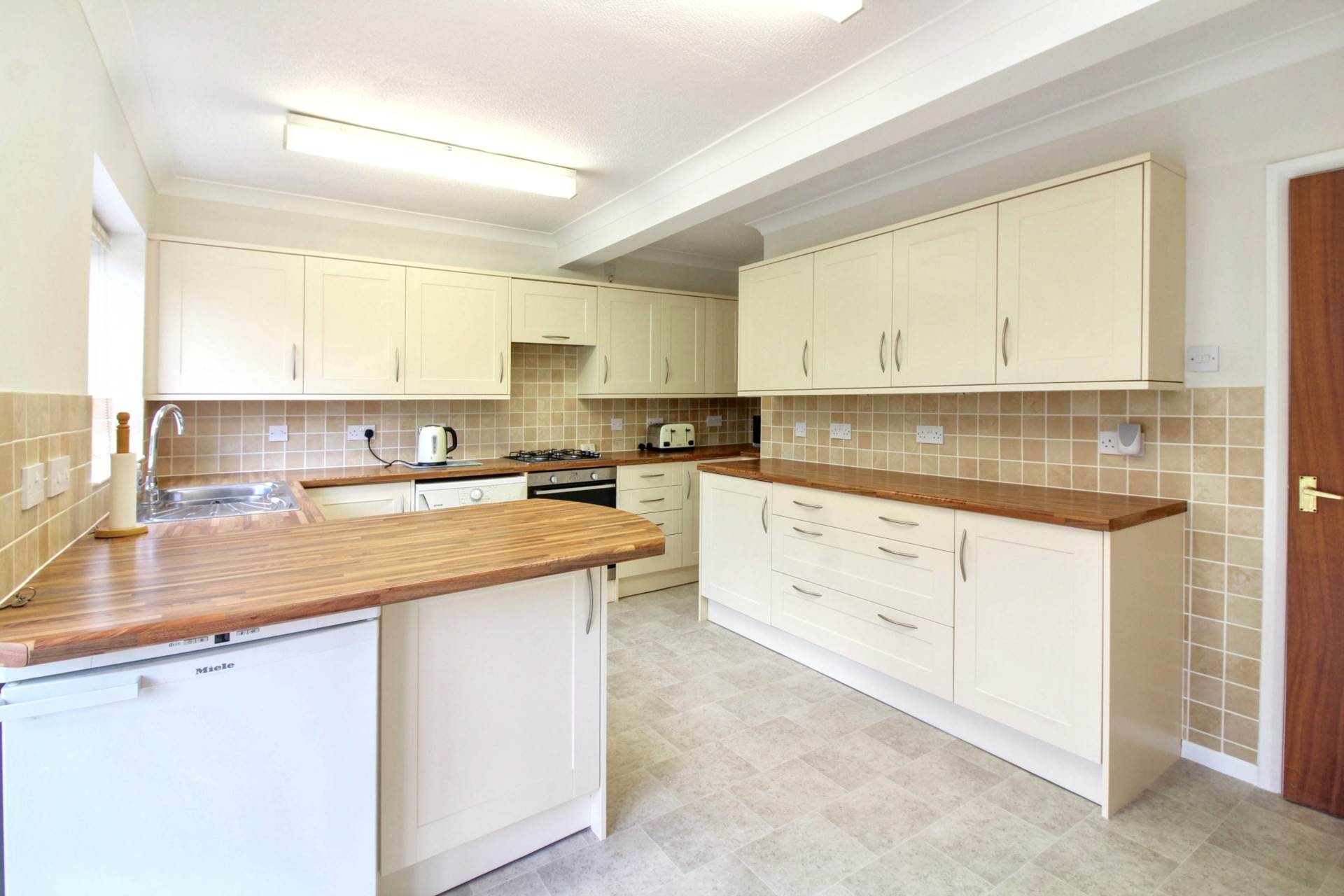 Craigwell Avenue, Aylesbury, Image 8