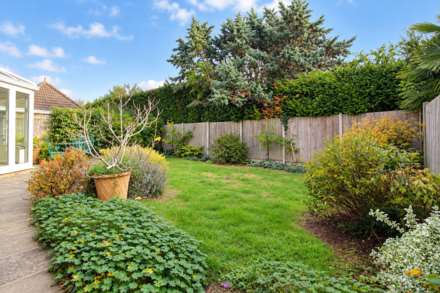 Church Farm Close, Bierton, Image 4