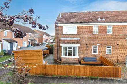 Thomson Walk, Aylesbury, Image 1