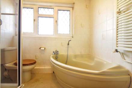 Blacksmiths Road, Longwick, Image 16