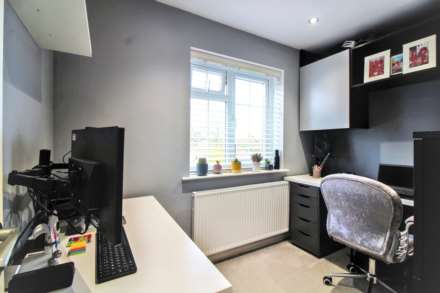 Chalgrove End, Stoke Mandeville, Image 17