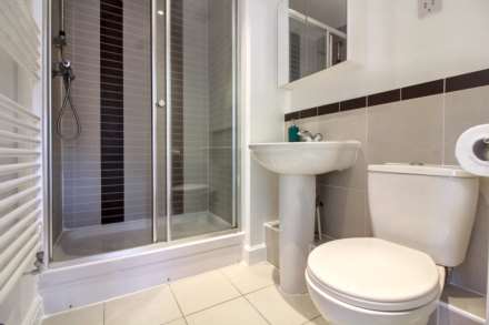 Acres Way, Aylesbury, Image 10