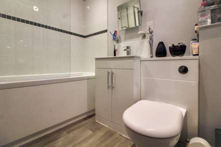 The Green, Aston Abbotts, Image 12