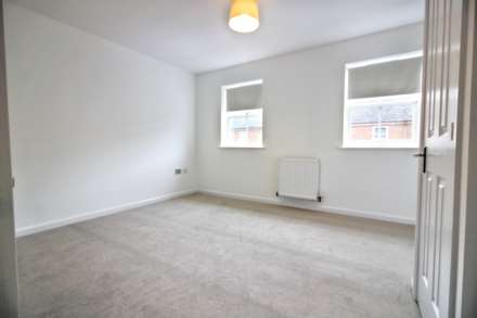 Great Meadow Way, Aylesbury, Image 8