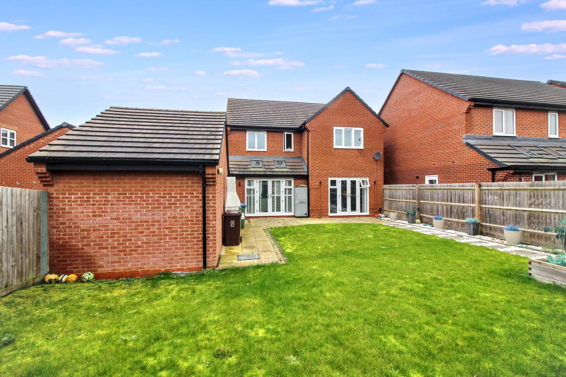 Lennon Way, Stoke Mandeville, Image 18