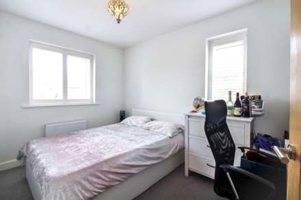 Lennon Way, Stoke Mandeville, Image 17