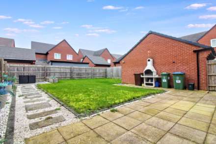 Lennon Way, Stoke Mandeville, Image 3