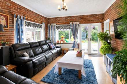 Wendover Road, Stoke Mandeville, Image 2