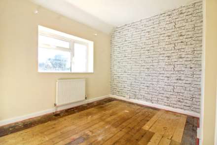 Overn Avenue, Buckingham, Image 11