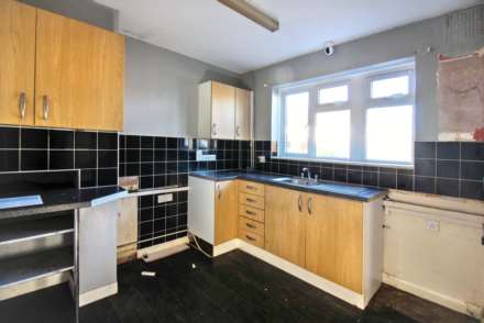 Overn Avenue, Buckingham, Image 4