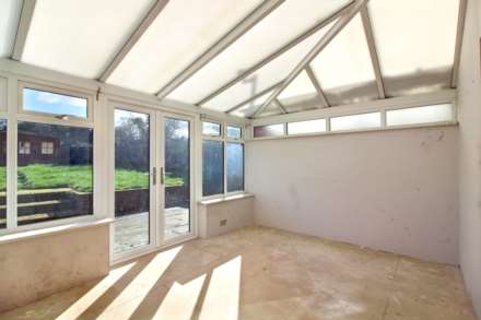 Overn Avenue, Buckingham, Image 5