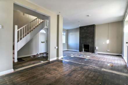 Overn Avenue, Buckingham, Image 9