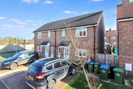Eynesford Road, Stoke Mandeville, Image 1