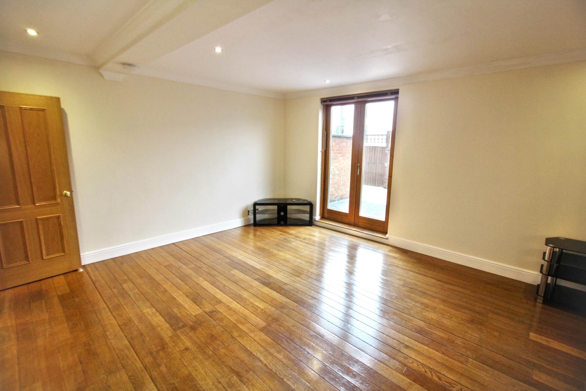 St James' House, Buckingham Street, Image 3