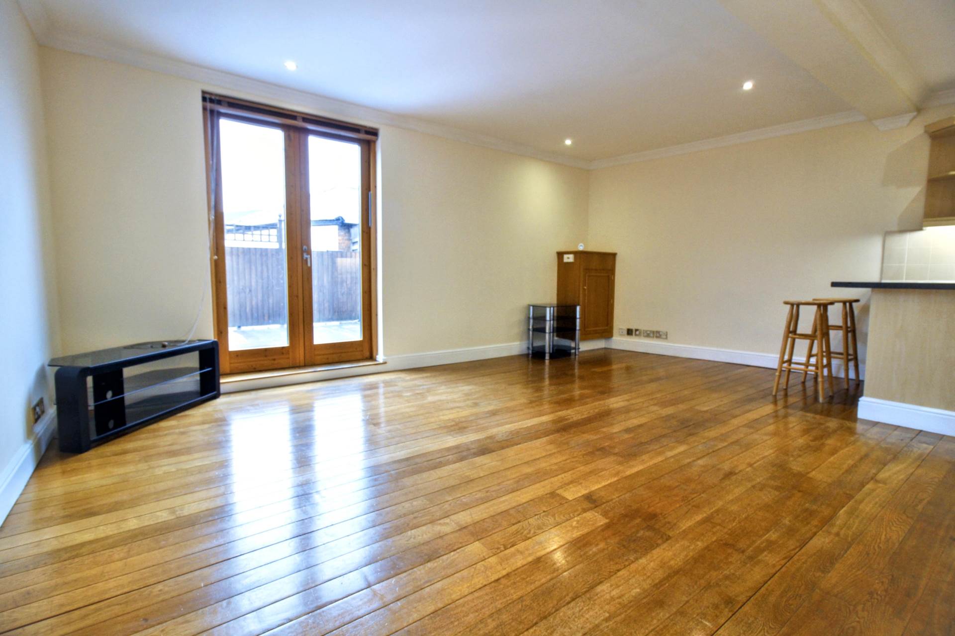 St James' House, Buckingham Street, Image 4