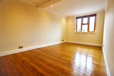 St James' House, Buckingham Street, Image 8