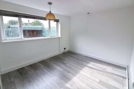 Hilton Avenue, Aylesbury, Image 6