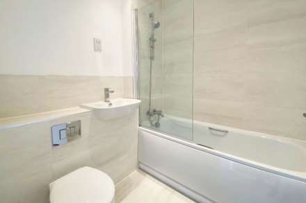 Golden Mede, Waddesdon, Image 4