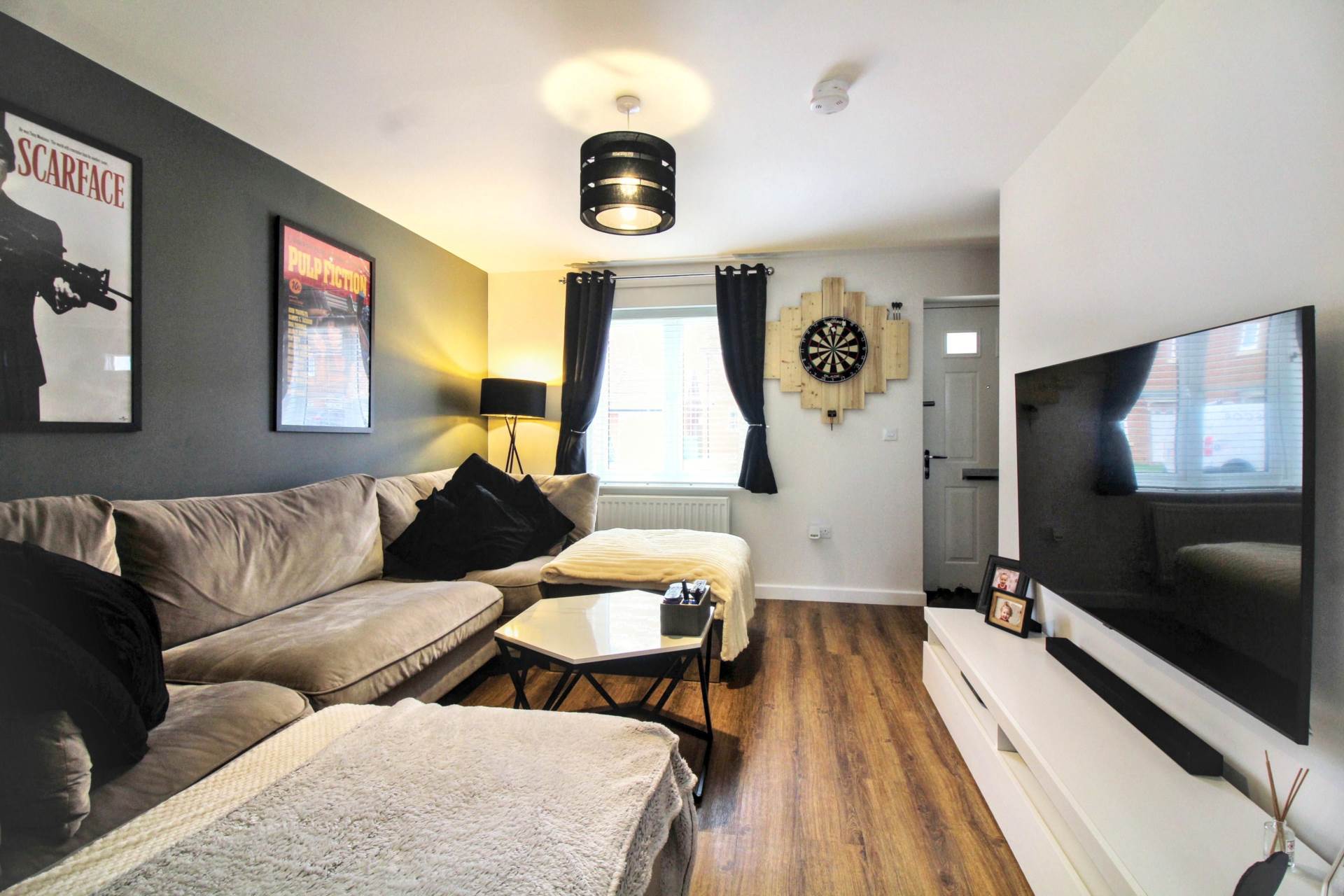 Barcelona Boulevard, Stoke Mandeville, Image 4