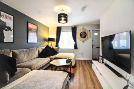 Barcelona Boulevard, Stoke Mandeville, Image 4