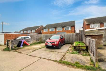 Ingram Avenue, Aylesbury, Image 7