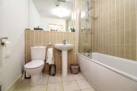 Cardinal Drive, Aylesbury, Image 5