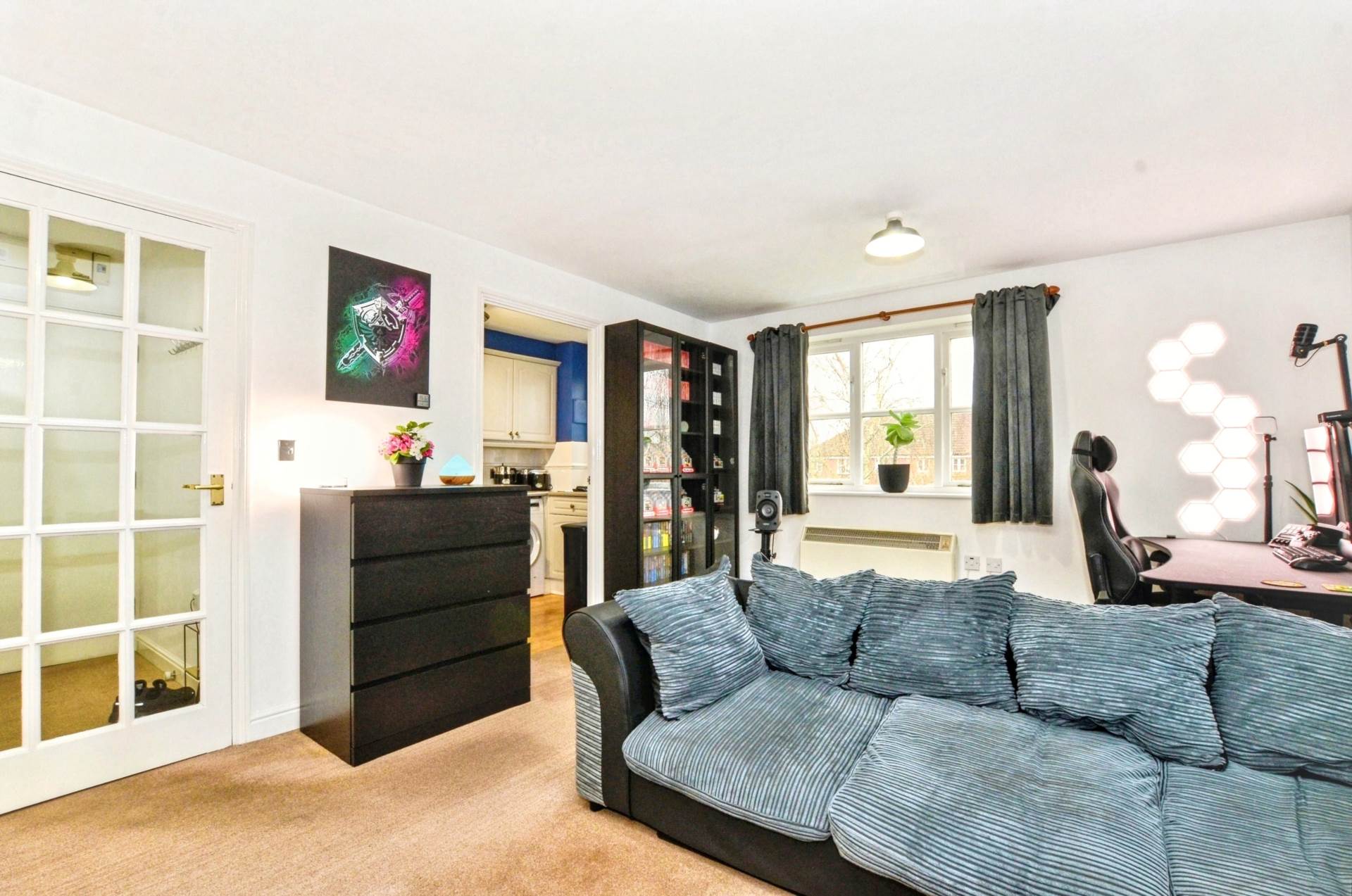 Whitehead Way, Aylesbury, Image 3