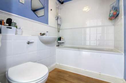 Whitehead Way, Aylesbury, Image 10