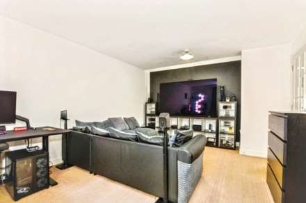 Whitehead Way, Aylesbury, Image 2